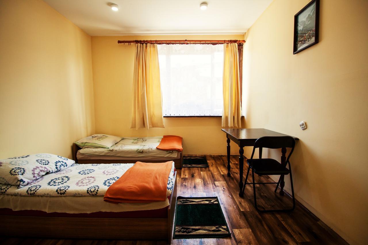 Hostel Kremenaros Ustrzyki Górne Exterior foto